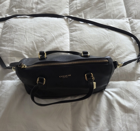 Coach Black Leather Women's Bag - Picture 2 of 7